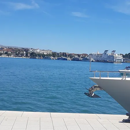 アパート Multiverse *