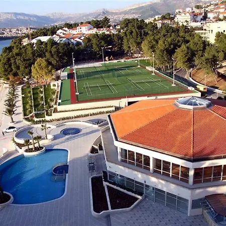 アパート Multiverse