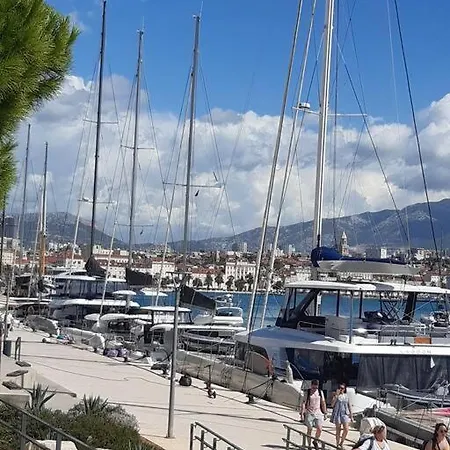 アパート Multiverse