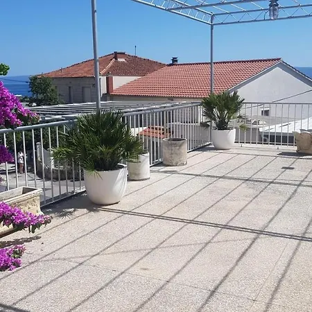 Multiverse Podstrana